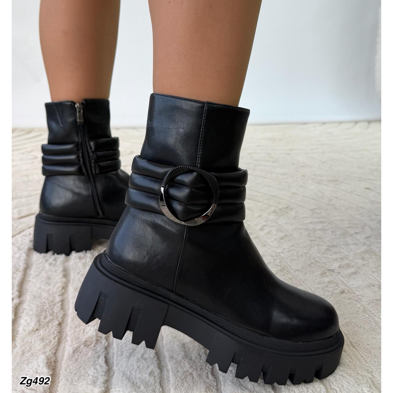 Botin negro aplique tacon 5cm 7692-H353 C-F